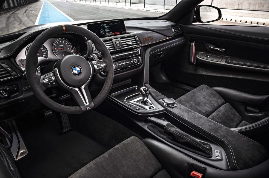Интерьер BMW M4 GTS (F82) 2015 года  (WW) (фото 4 из 40)